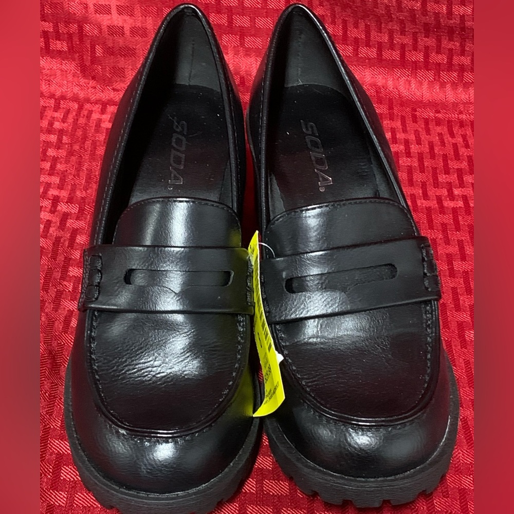 NWT Papaya Loafers
